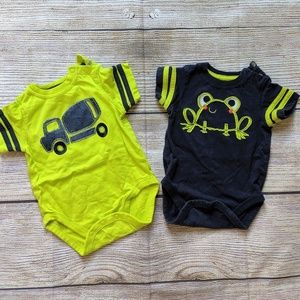 2/$8 ❤️ Jumping Beans 3 Month Onesies Unisex